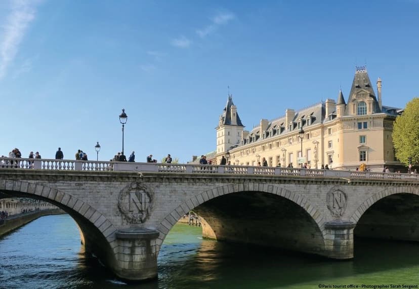 entrada-conciergerie-paris